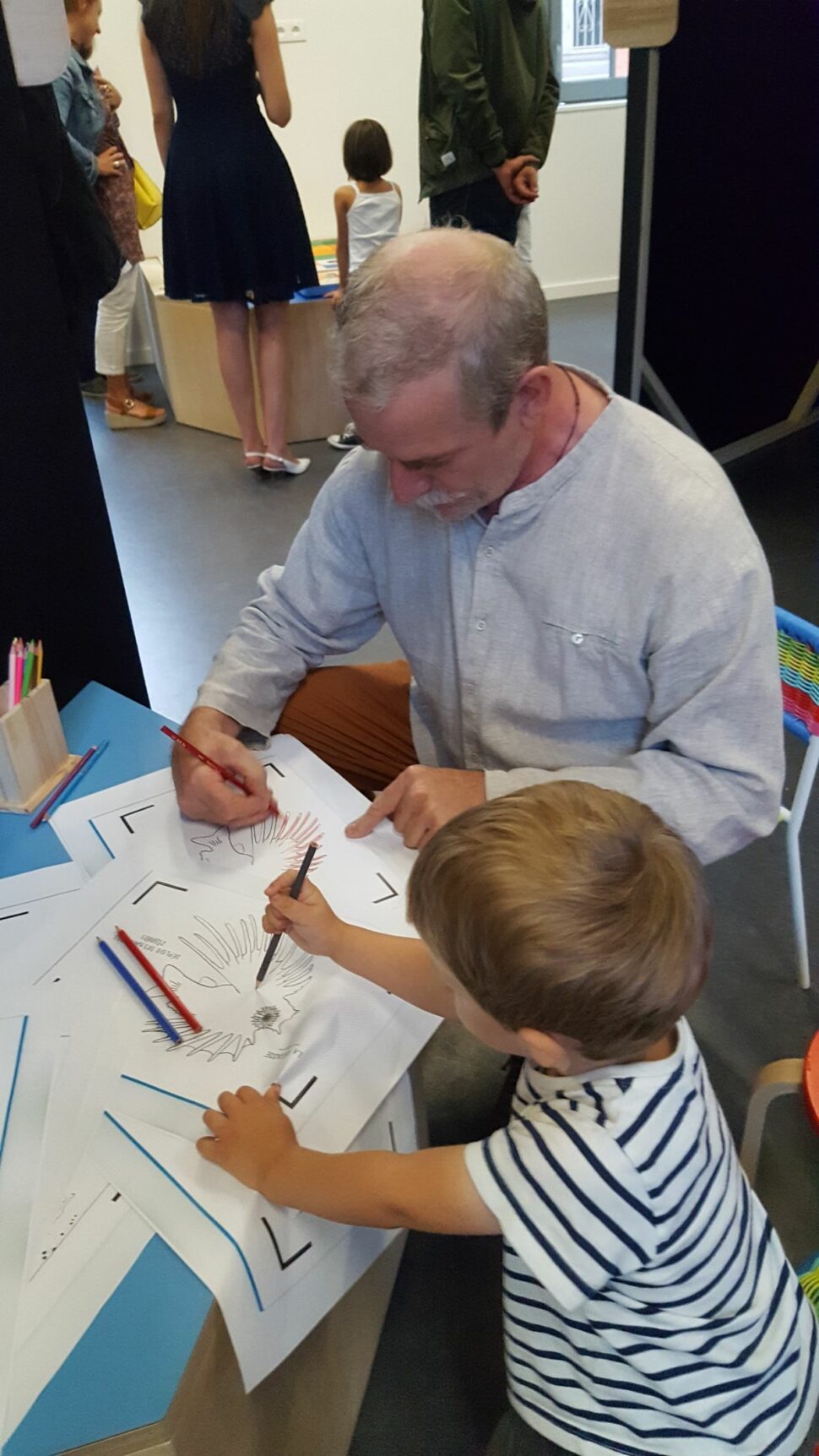 Accompagnement des enfants dans la découverte des mondes