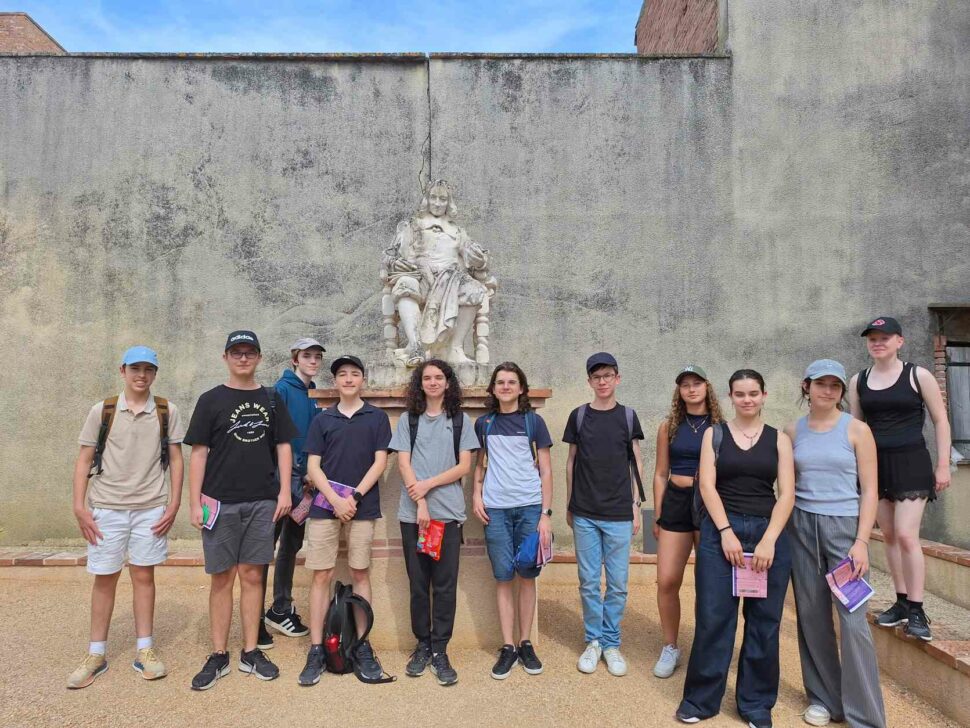 Les élèves de la masterclass astrophysique en visite au Musée Fermat Science