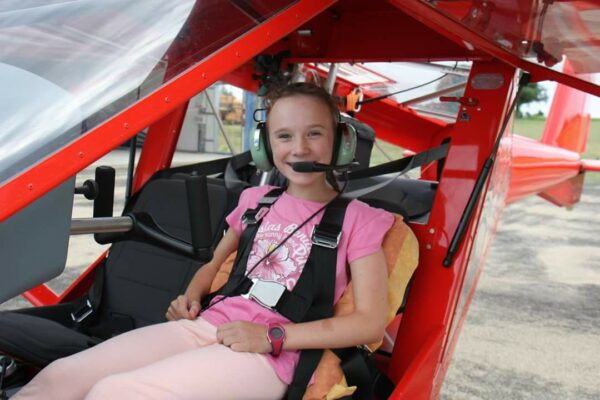 Enfant en séjour camp d'été aéronautique séjour perfectionnement