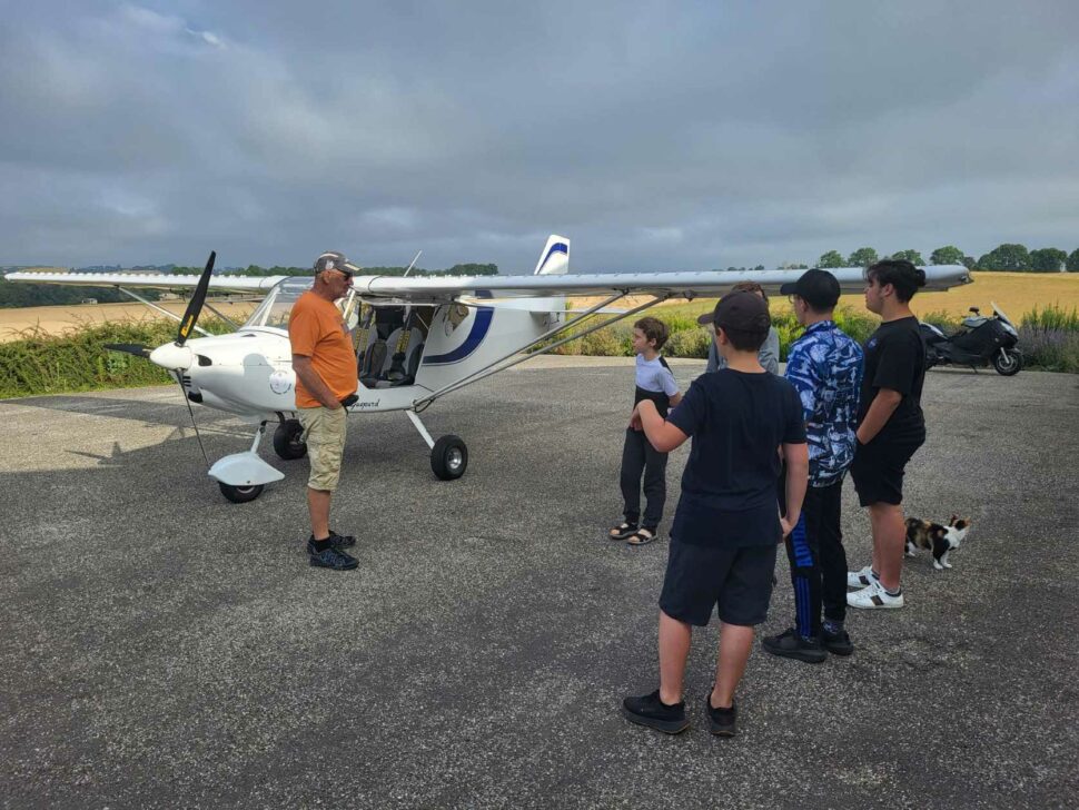 Brief d'avant vol lors de la colonie aéronautique initiation