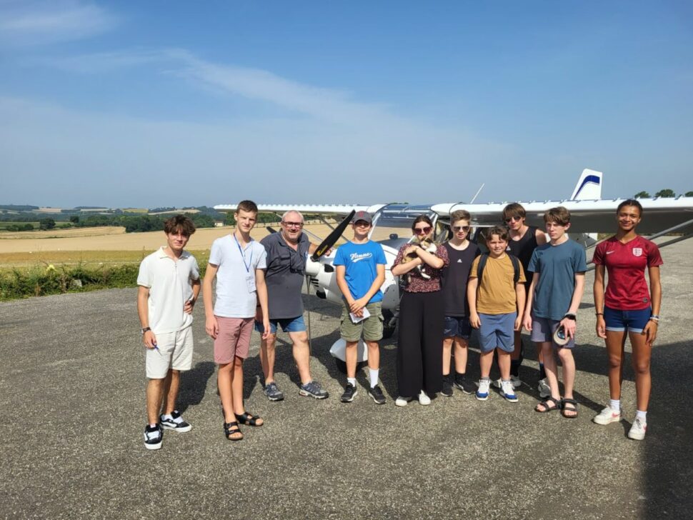 Participants à la colonie aéronautique perfectionnement