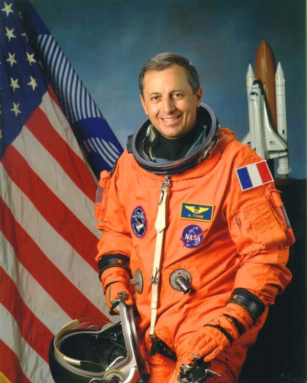 Ces activités aéronautiques sont parrainées depuis 2014 par Michel Tognini, pilote d’essai et astronaute