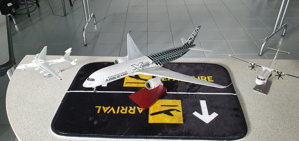 Informations sur les métiers de l'aéronautique - Photo d'un maquette d'avion