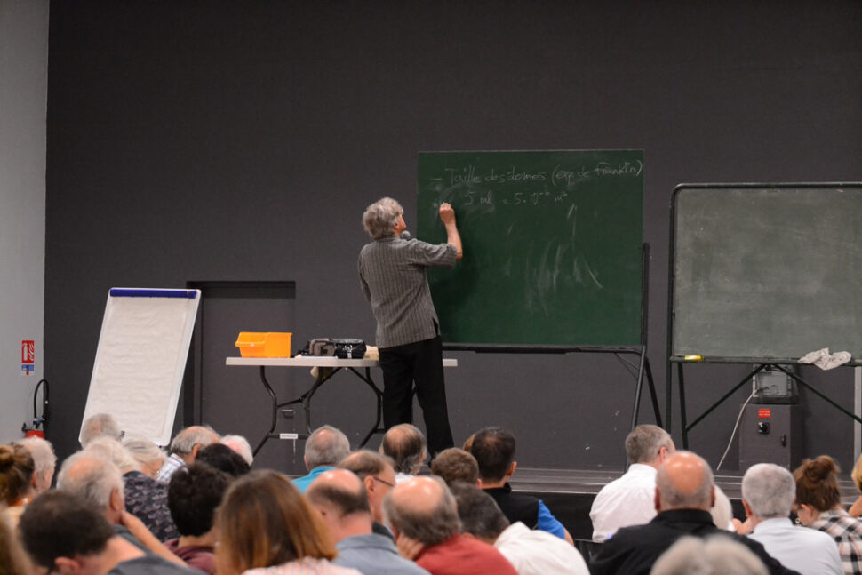 Un cours Fil rouge au Festival d'Astronomie de Fleurance