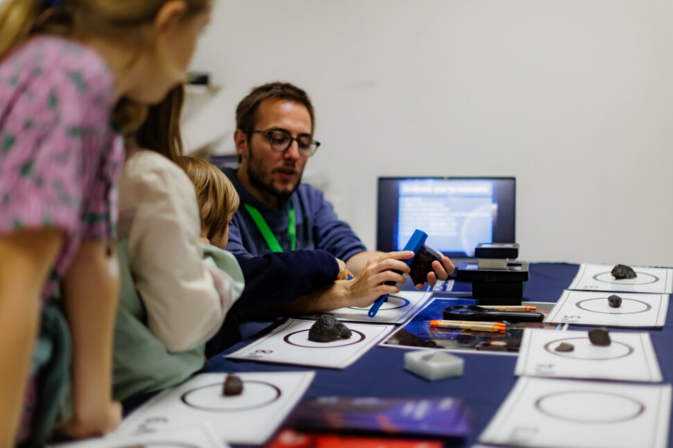 Festival Va Savoir ?! 2023 atelier météorites