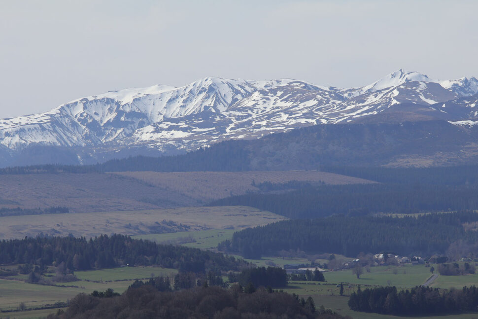 Vue sur les montagnes d'Auvergne lors d'une classe de découvertes