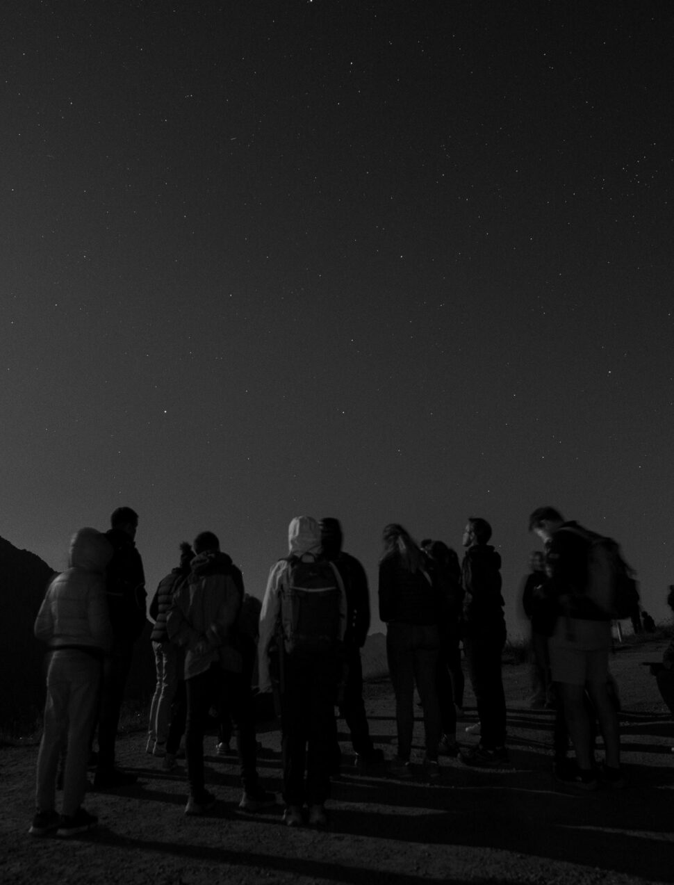 Observation du ciel étoilé lors d'une soirée galactique au Col du Tourmalet