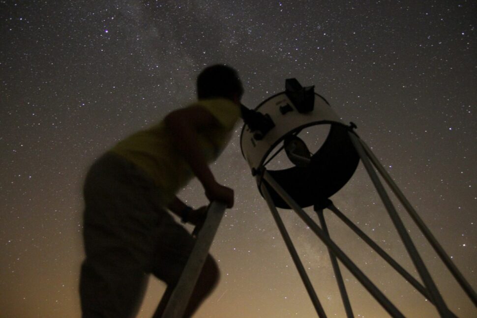 Participant du Space Camp lors d'une soirée d'observation
